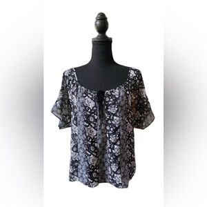 American Eagle Outfitters Mix Print Floral Black and Cream Women's BOHO Top